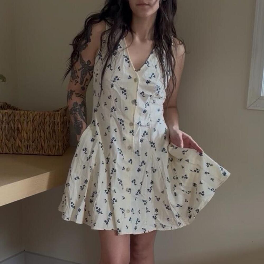 Ditsy Floral Button Up Godet Mini A-Line Dress Cream Floral size Small NWT